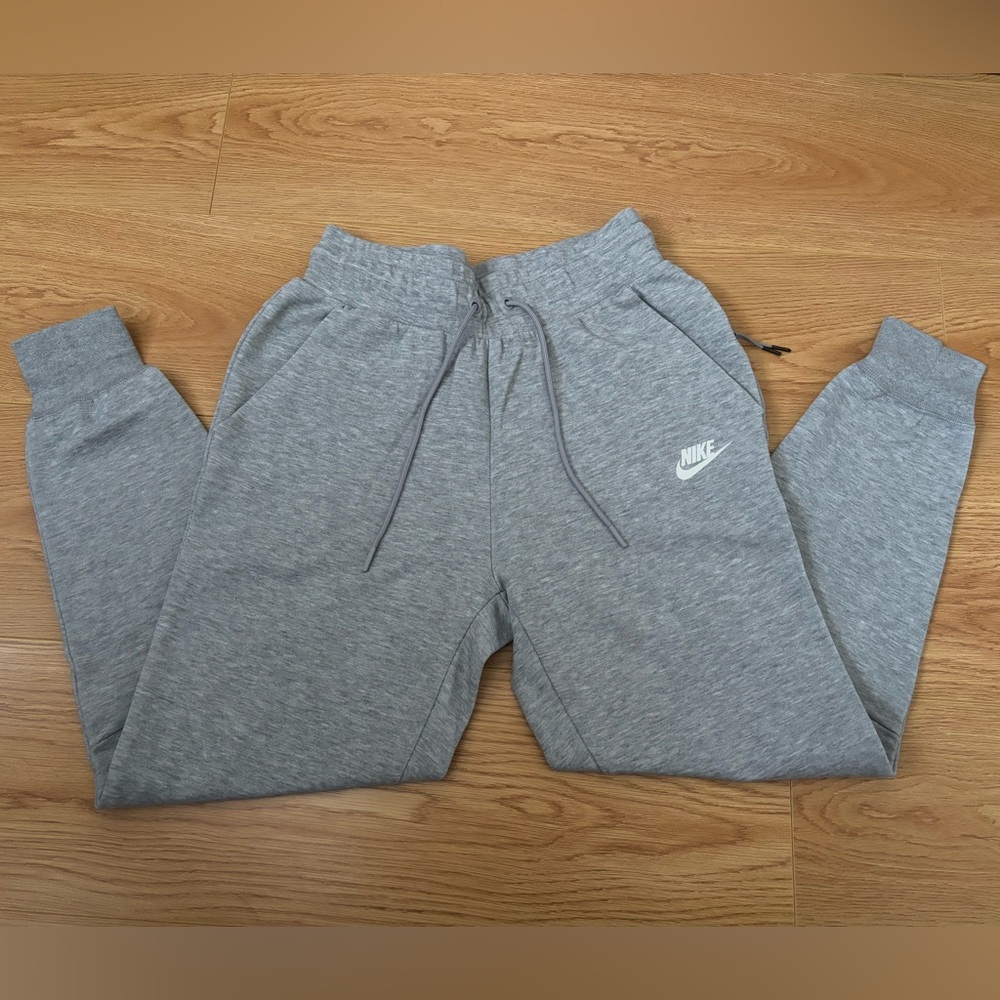 Nike Women's Tech Fleece Light Gray Joggers
